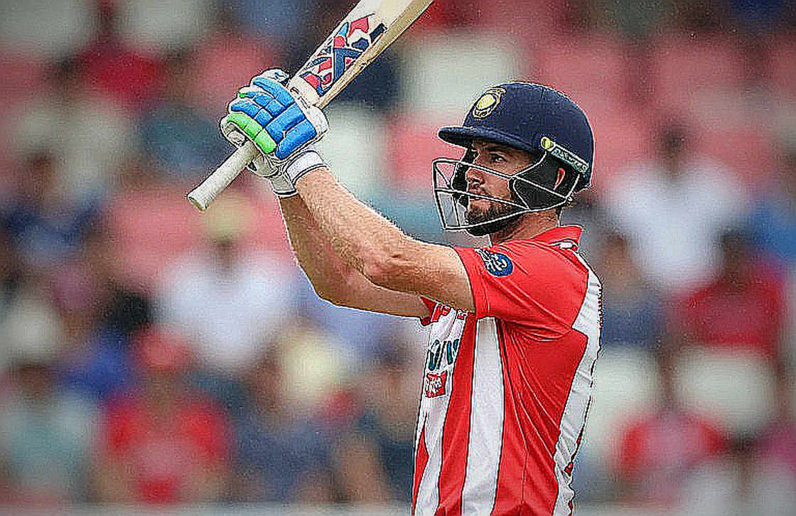 Zero Information Points: When the Scorecard Header Printed and the Batting Card Stayed Blank Zero Information Points: When the Scorecard Header Printed and the Batting Card Stayed Blank