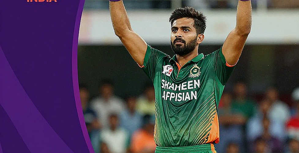 Konstas's Double Ton and Four Days of Noise: What the Scorebook Remembers, What the Headline Forgets